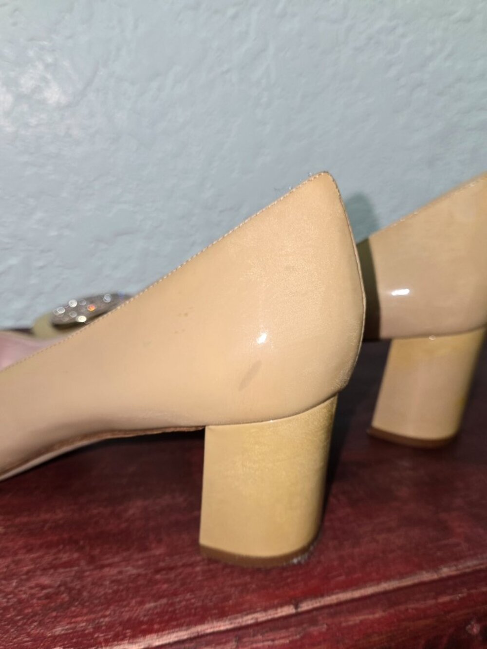 Kate Spade Italy Nude Patent Leather Block Heel Pumps Crystal Medallion Sz 8B - Picture 2 of 9
